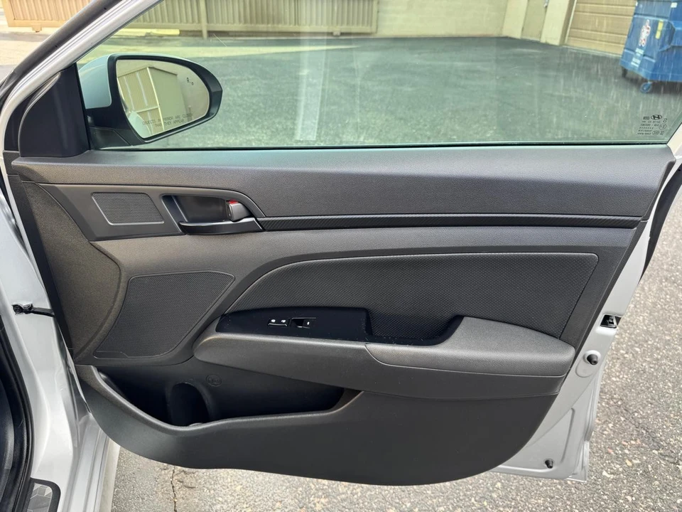 2018 Hyundai Elantra - Image 19 of 21