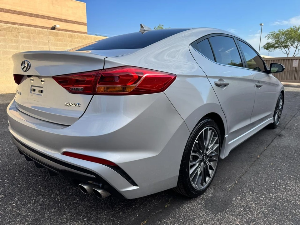 2018 Hyundai Elantra - Image 8 of 21