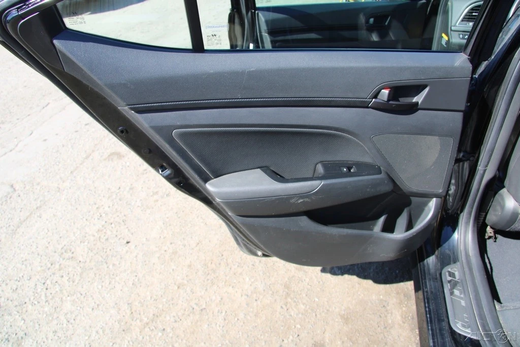 2018 Hyundai Elantra - Image 19 of 21