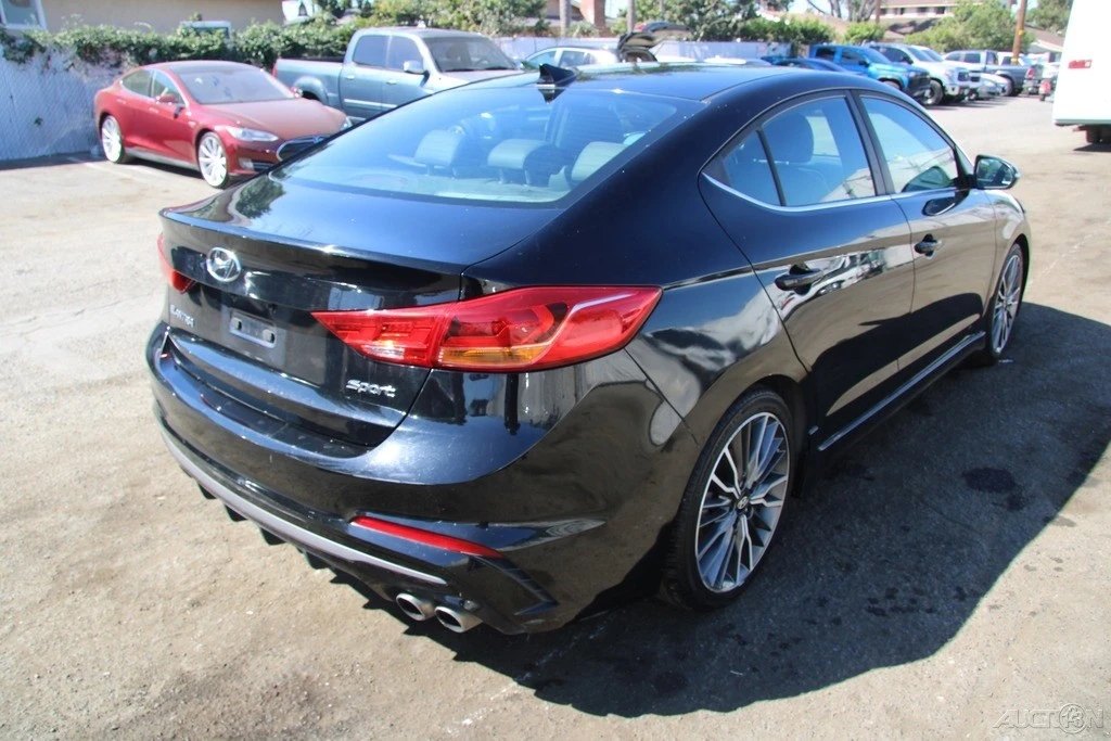 2018 Hyundai Elantra - Image 7 of 21
