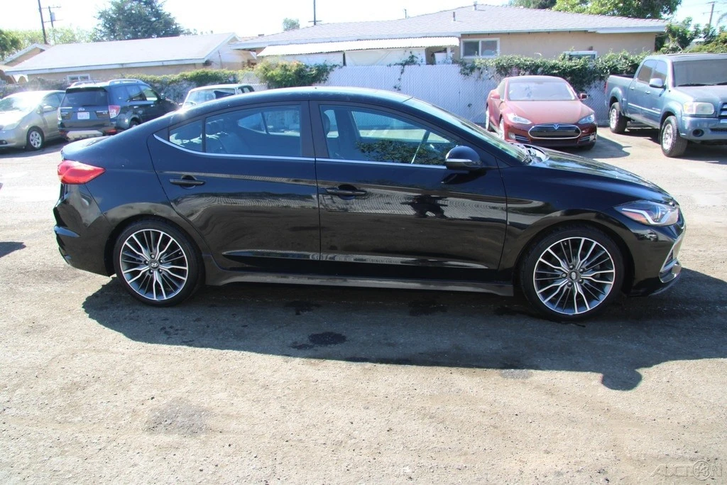 2018 Hyundai Elantra - Image 9 of 21