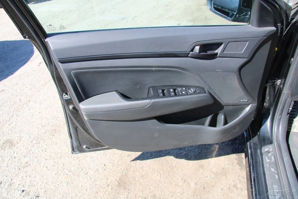 2018 Hyundai Elantra - Image 13 of 21