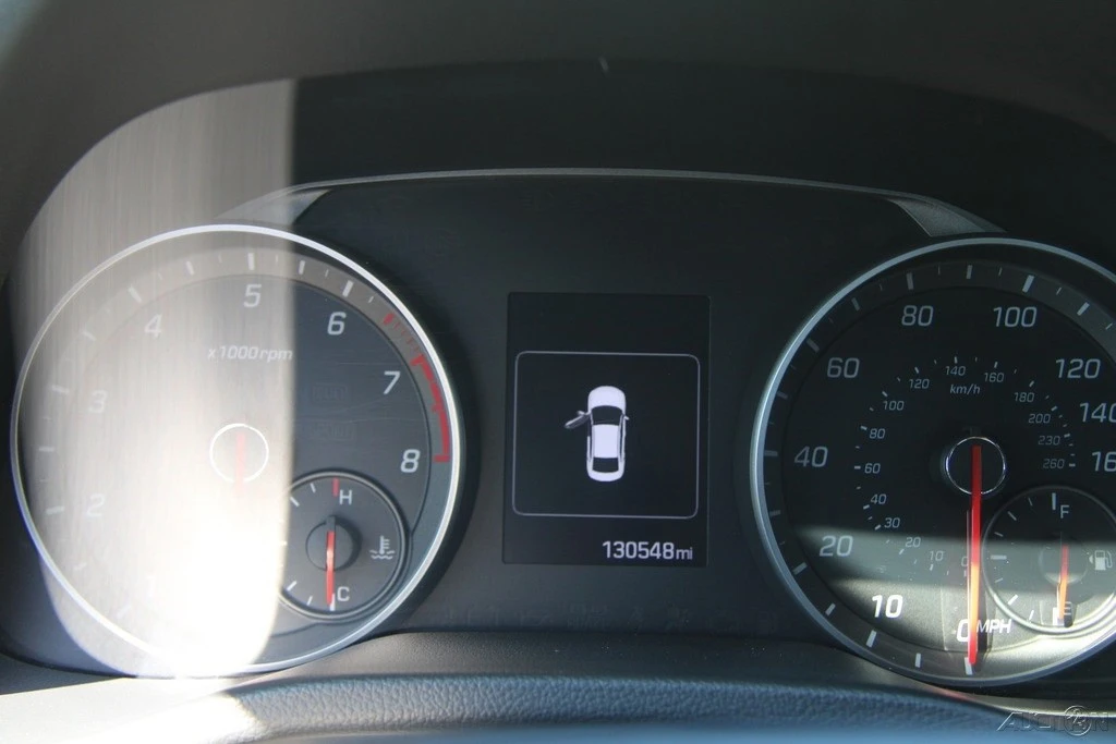2018 Hyundai Elantra - Image 16 of 21