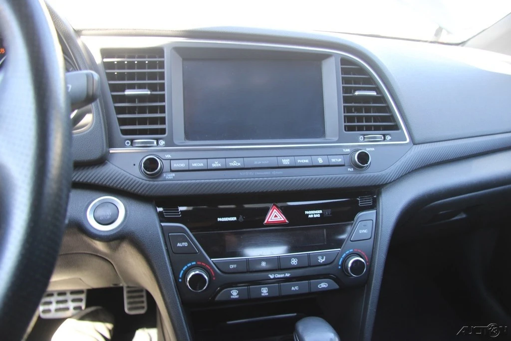 2018 Hyundai Elantra - Image 17 of 21