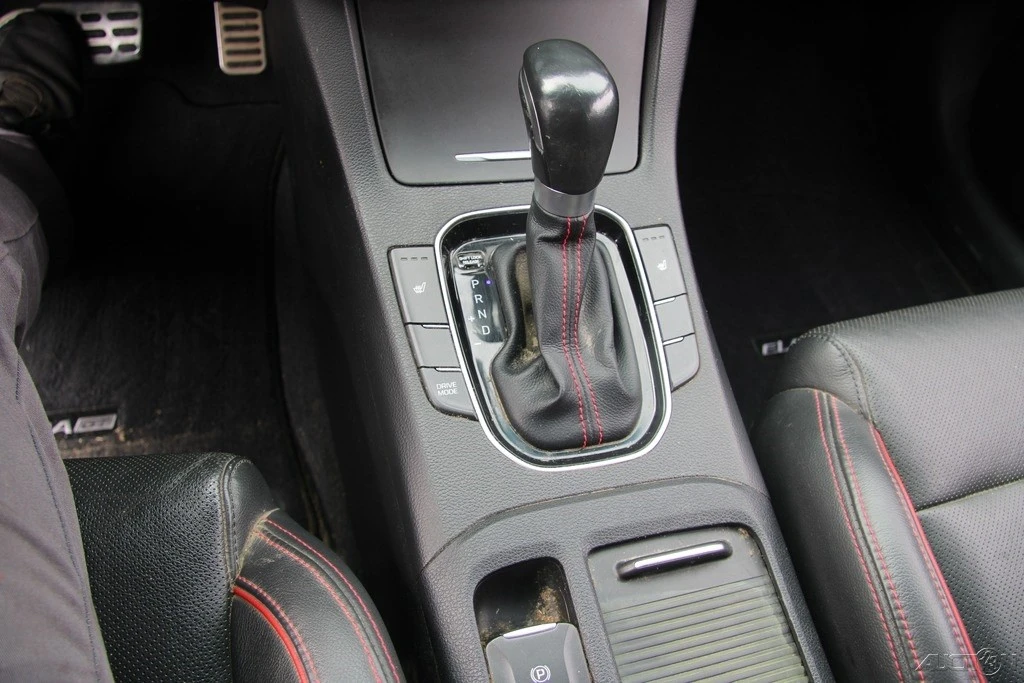 2018 Hyundai Elantra - Image 16 of 21