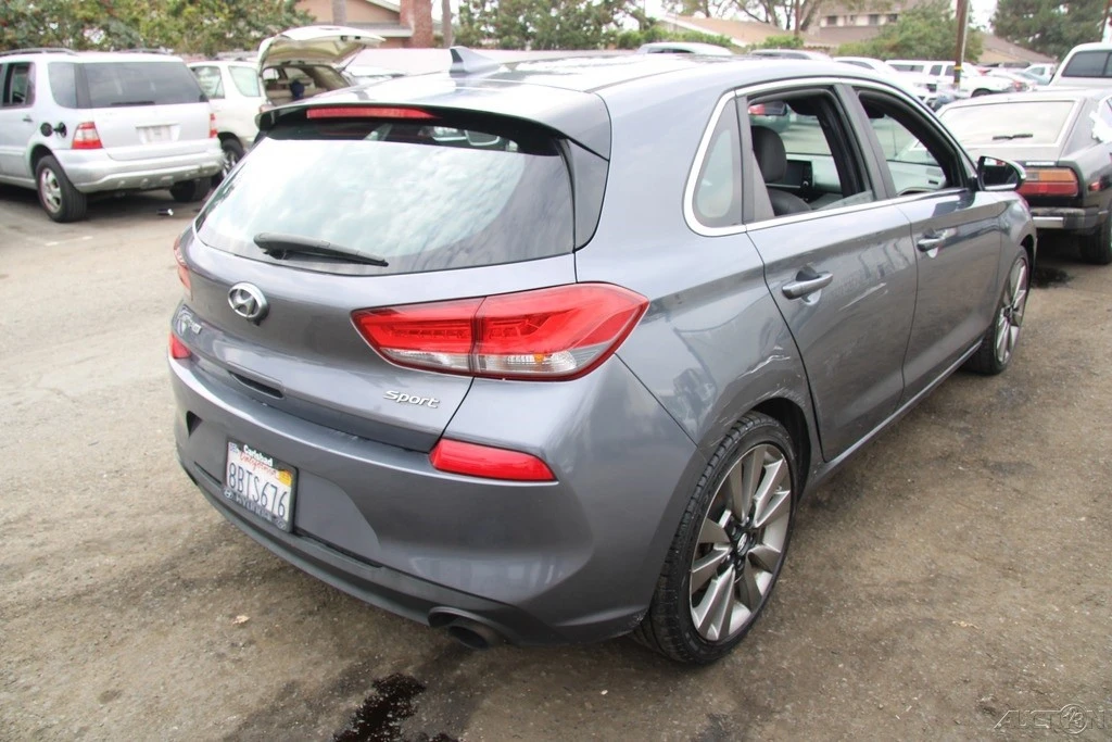2018 Hyundai Elantra - Image 6 of 21