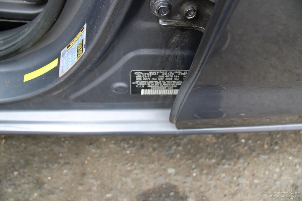 2018 Hyundai Elantra - Image 10 of 21