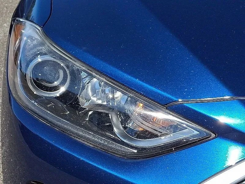 2018 Hyundai Elantra - Image 10 of 12