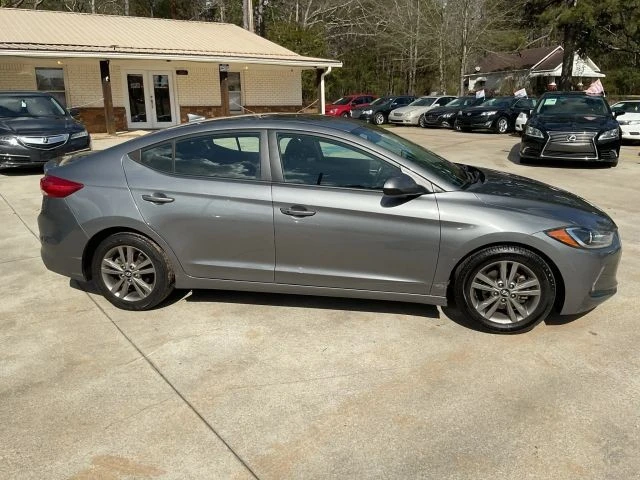 2018 Hyundai Elantra - Image 16 of 21