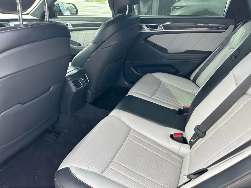 2018 Hyundai Genesis - Image 8 of 10