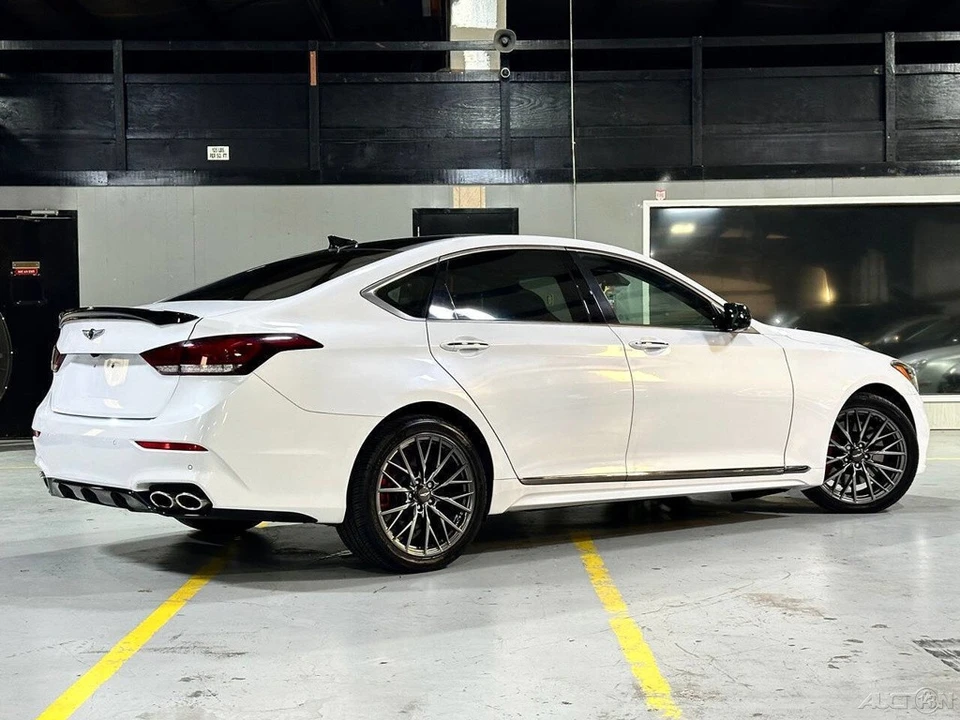 2018 Hyundai Genesis - Image 10 of 24