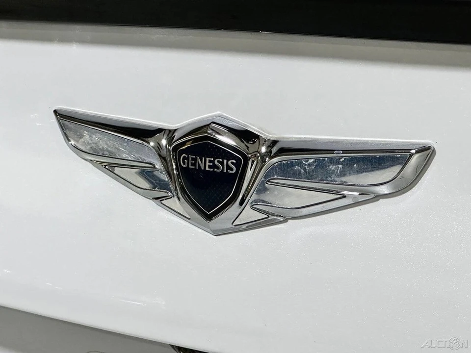 2018 Hyundai Genesis - Image 8 of 24