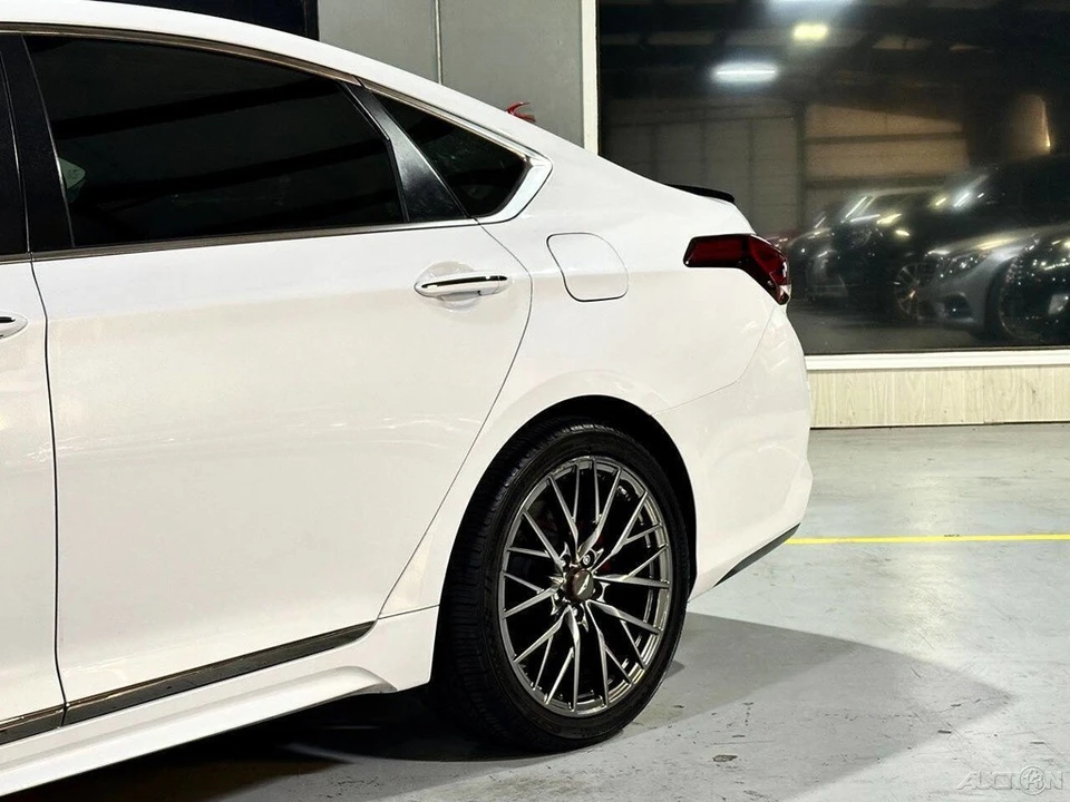 2018 Hyundai Genesis - Image 4 of 24