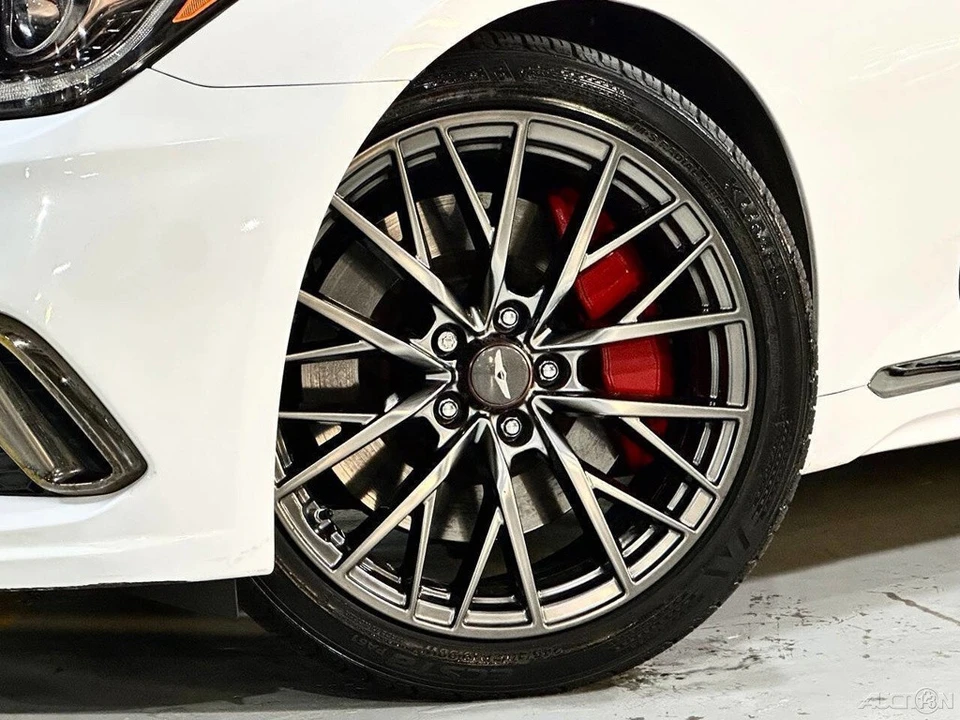2018 Hyundai Genesis - Image 2 of 24