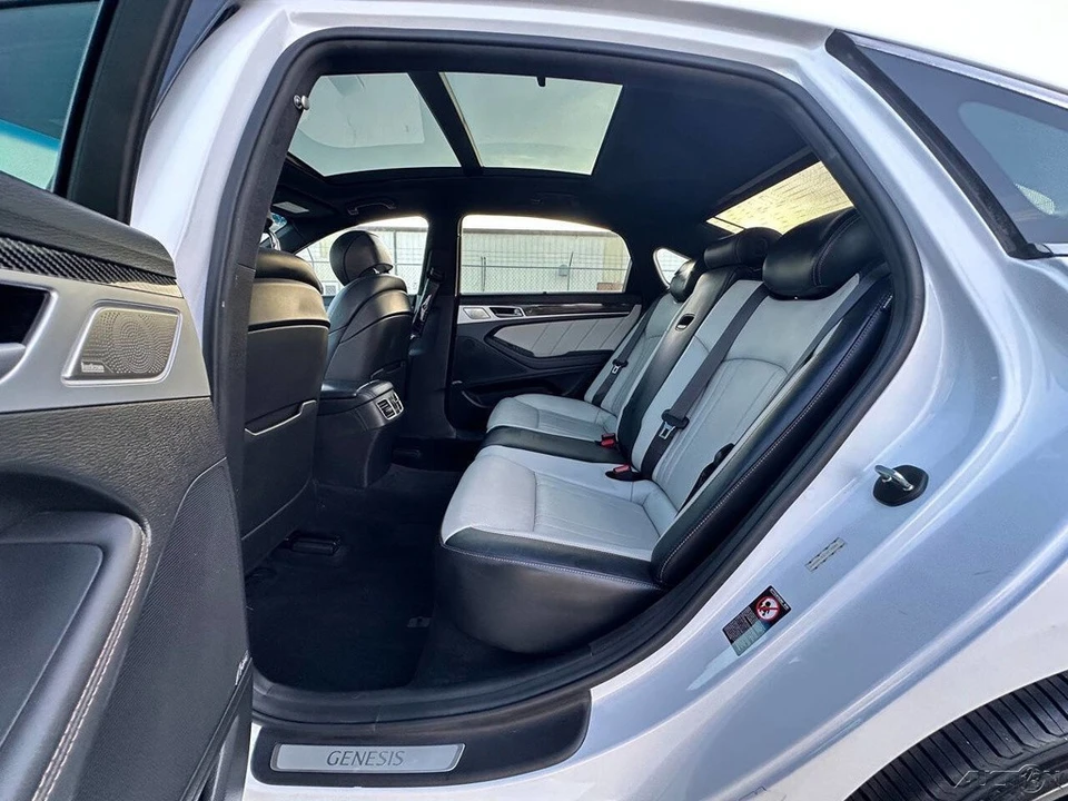2018 Hyundai Genesis - Image 14 of 24