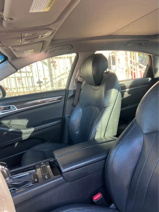2018 Hyundai Genesis - Image 11 of 16