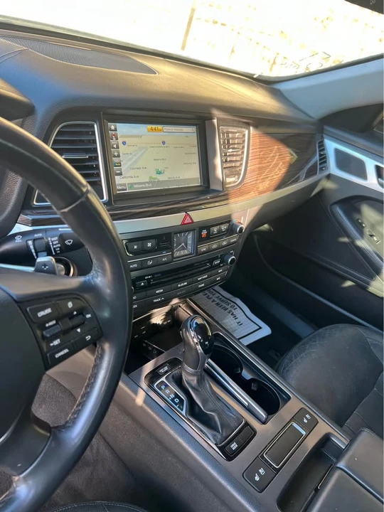 2018 Hyundai Genesis - Image 12 of 16