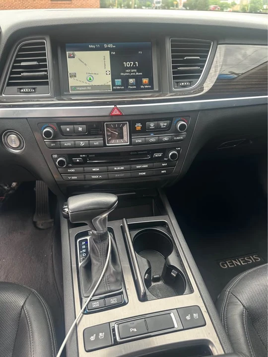 2018 Hyundai Genesis - Image 8 of 17