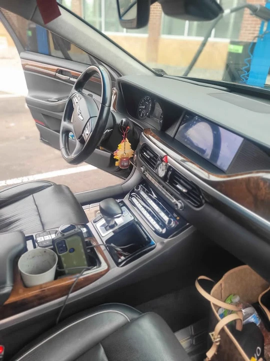 2018 Hyundai Genesis - Image 8 of 15