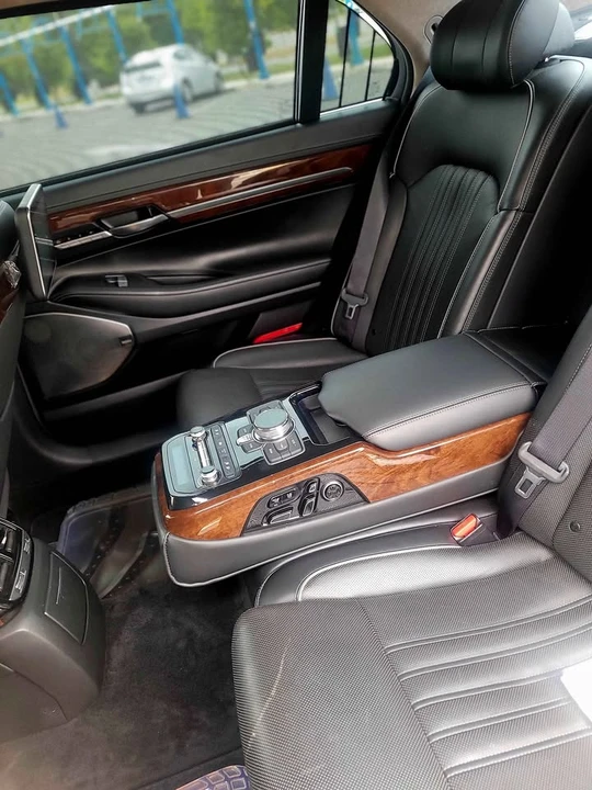 2018 Hyundai Genesis - Image 15 of 15