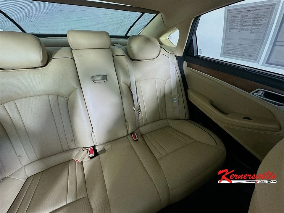 2018 Hyundai Genesis - Image 14 of 21