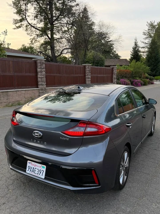 2018 Hyundai - Image 5 of 18