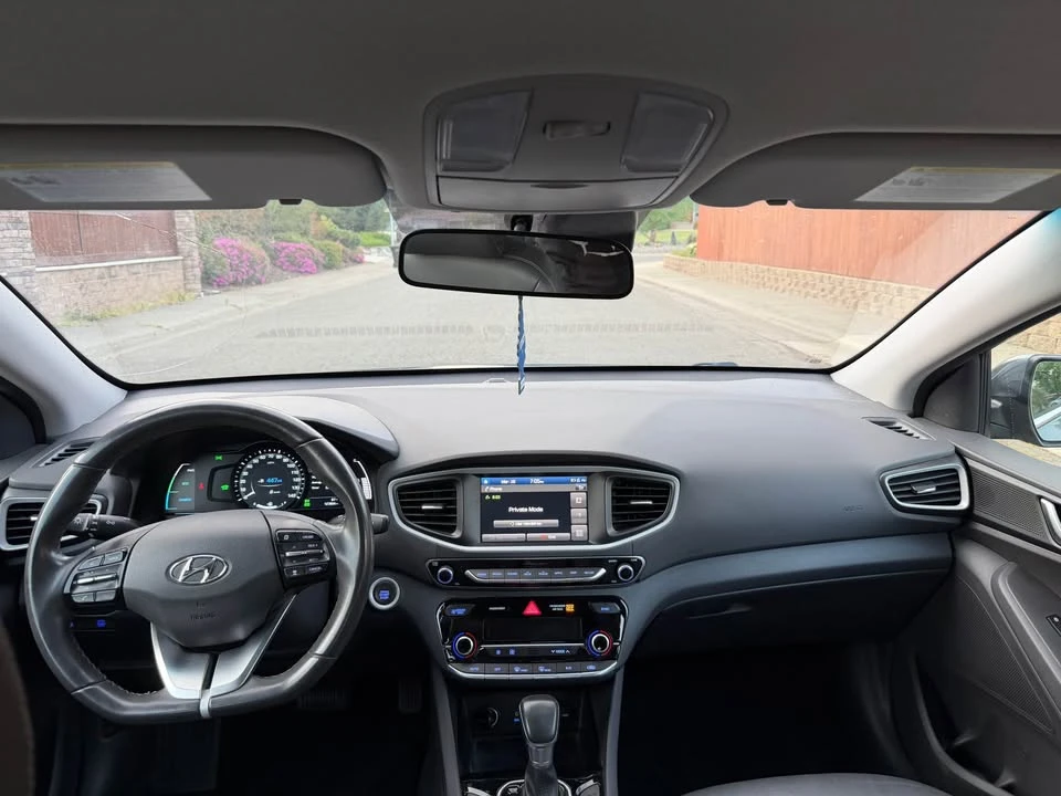 2018 Hyundai - Image 13 of 18