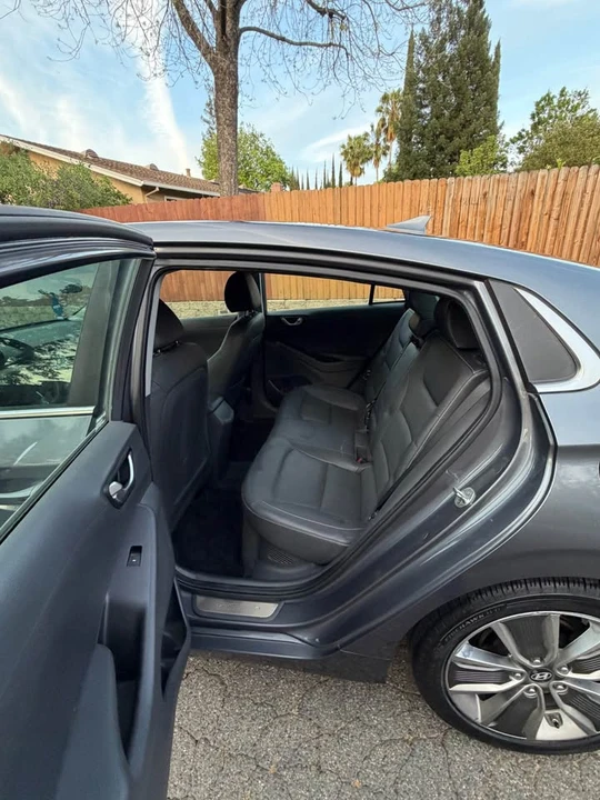 2018 Hyundai - Image 10 of 18
