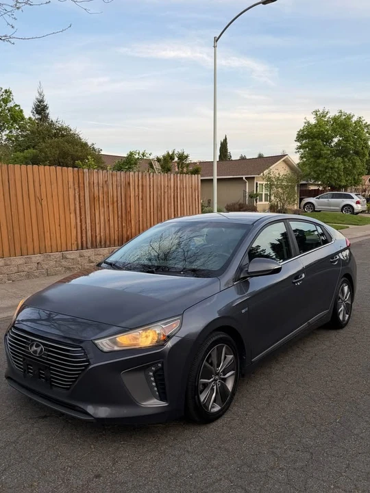 2018 Hyundai - Image 9 of 18