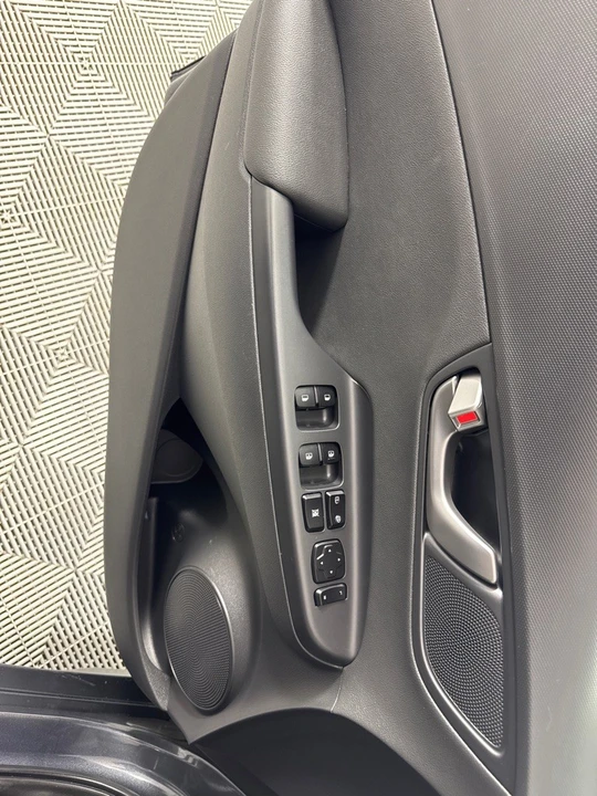 2018 Hyundai Kona - Image 11 of 12