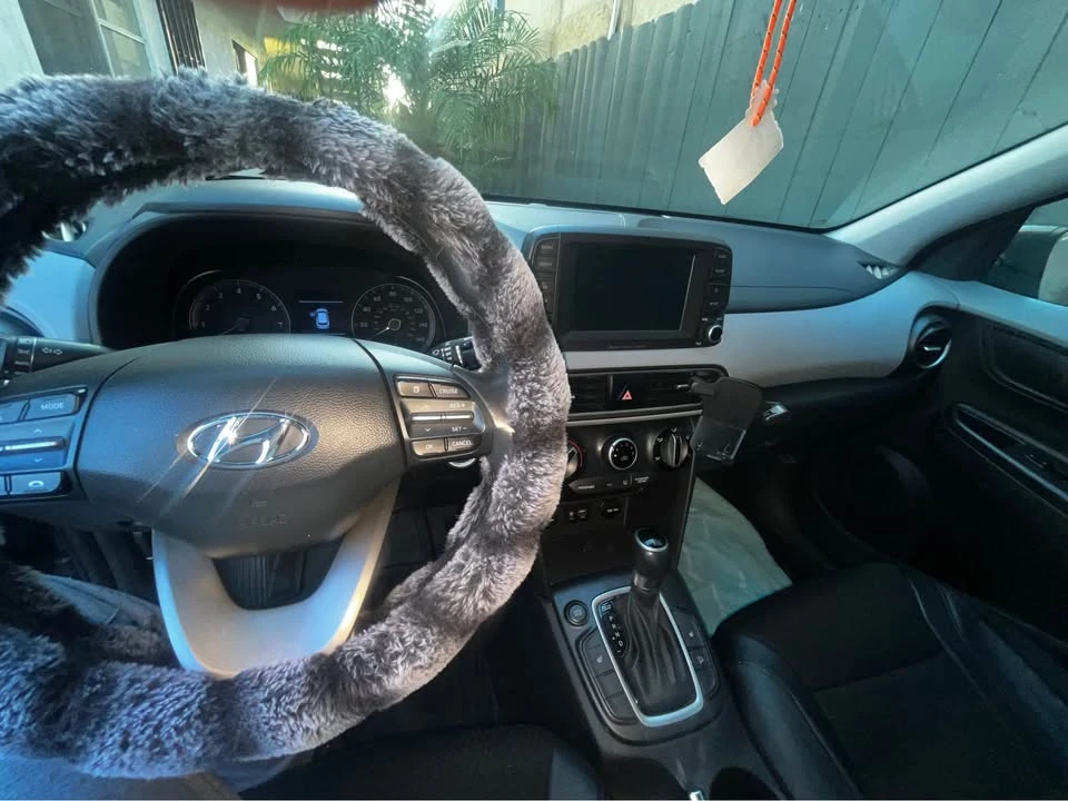 2018 Hyundai Kona - Image 2 of 8