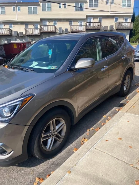 2018 Hyundai Santa Fe - Image 2 of 5