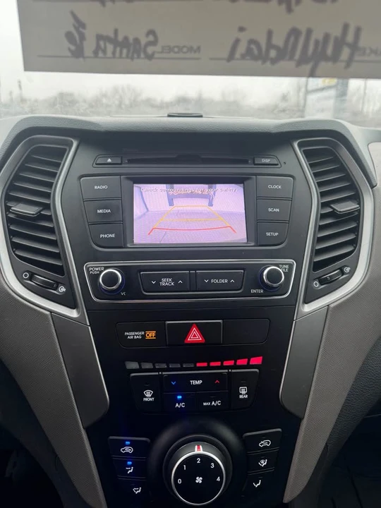 2018 Hyundai Santa Fe - Image 10 of 16