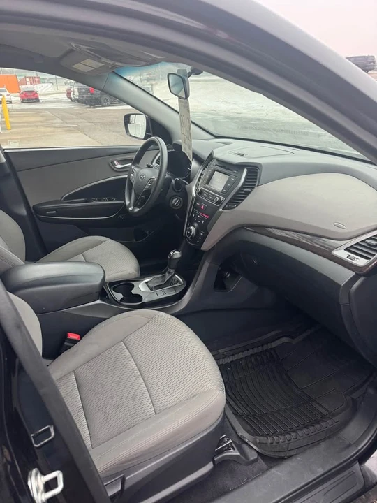 2018 Hyundai Santa Fe - Image 13 of 16