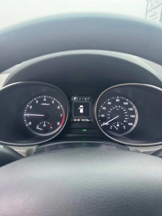 2018 Hyundai Santa Fe - Image 8 of 16