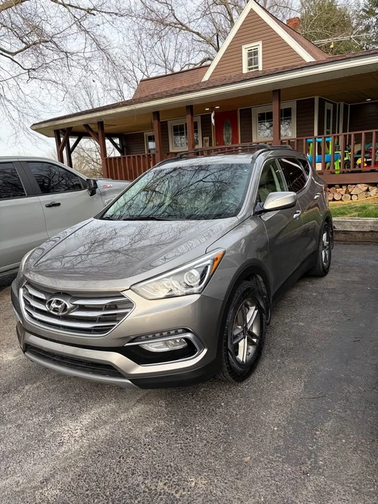 2018 Hyundai Santa Fe - Image 2 of 10