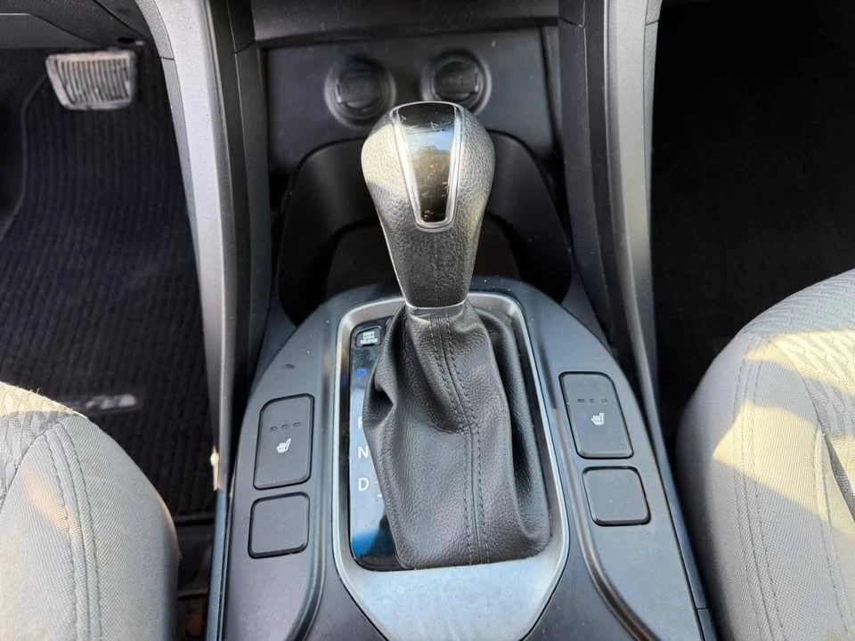 2018 Hyundai Santa Fe - Image 11 of 16