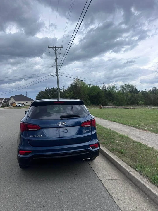 2018 Hyundai Santa Fe - Image 4 of 12