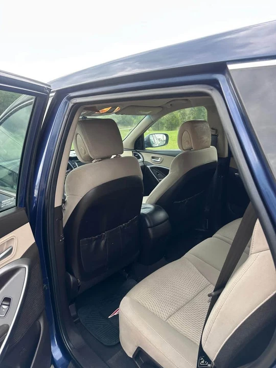 2018 Hyundai Santa Fe - Image 9 of 12