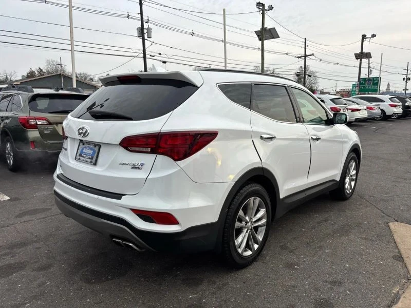 2018 Hyundai Santa Fe - Image 7 of 12