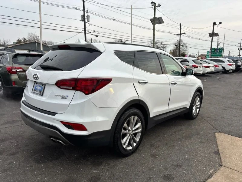 2018 Hyundai Santa Fe - Image 8 of 12
