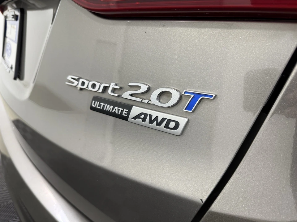 2018 Hyundai Santa Fe - Image 9 of 12