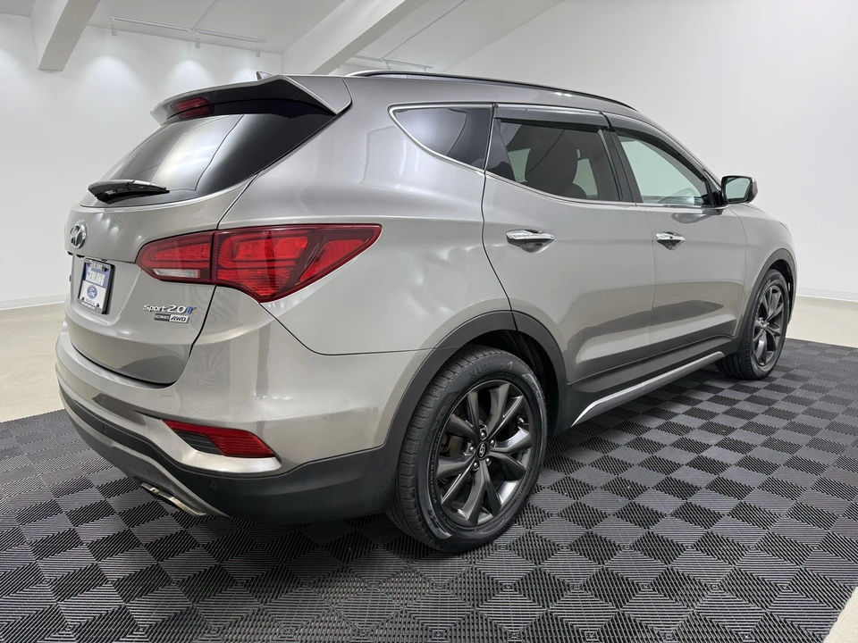 2018 Hyundai Santa Fe - Image 7 of 12