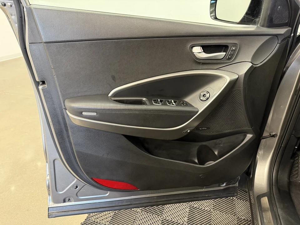 2018 Hyundai Santa Fe - Image 12 of 12
