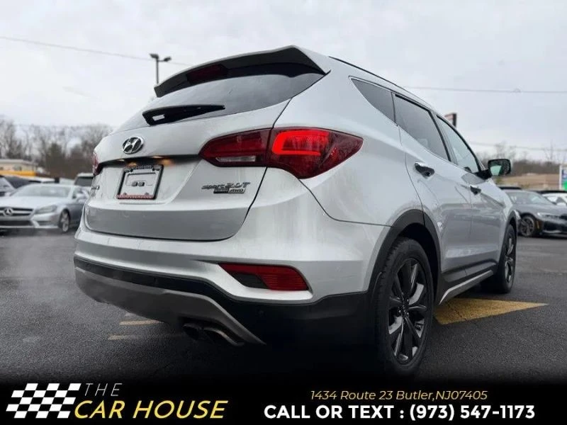2018 Hyundai Santa Fe - Image 12 of 12