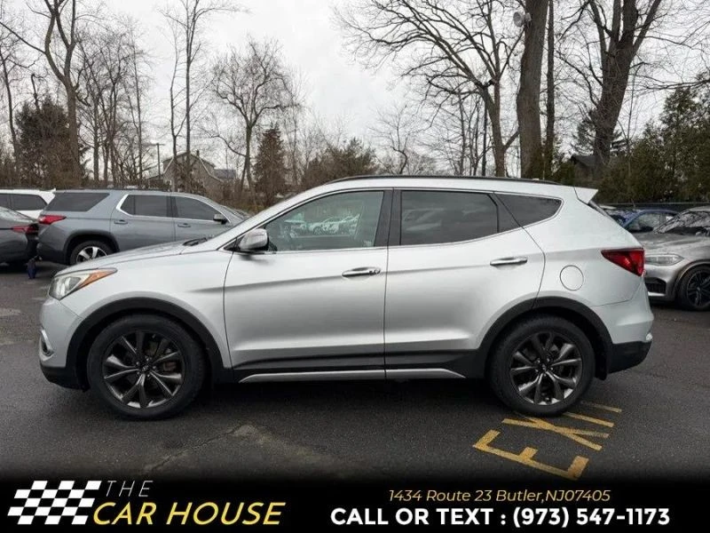 2018 Hyundai Santa Fe - Image 9 of 12
