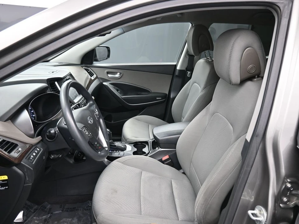 2018 Hyundai Santa Fe - Image 18 of 21