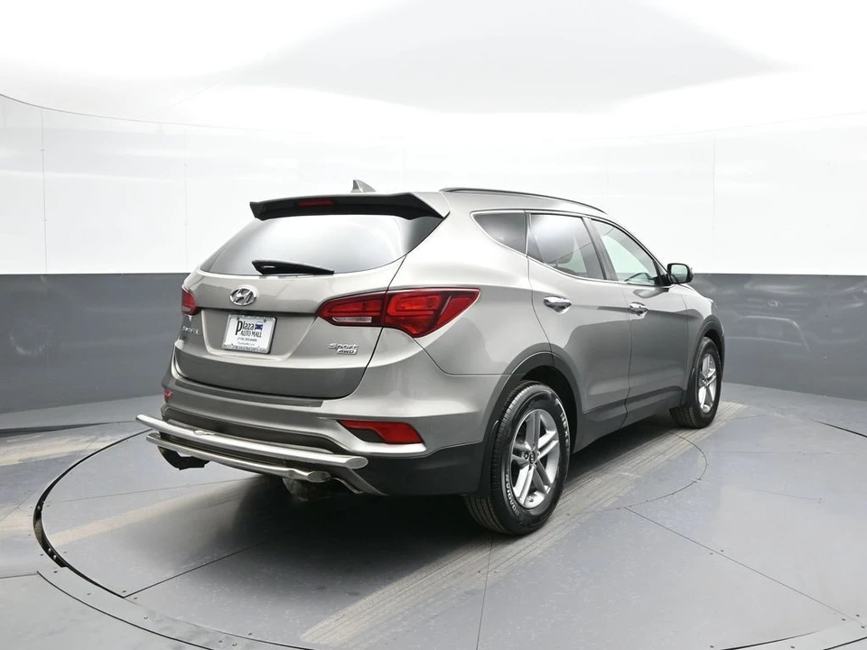 2018 Hyundai Santa Fe - Image 6 of 21