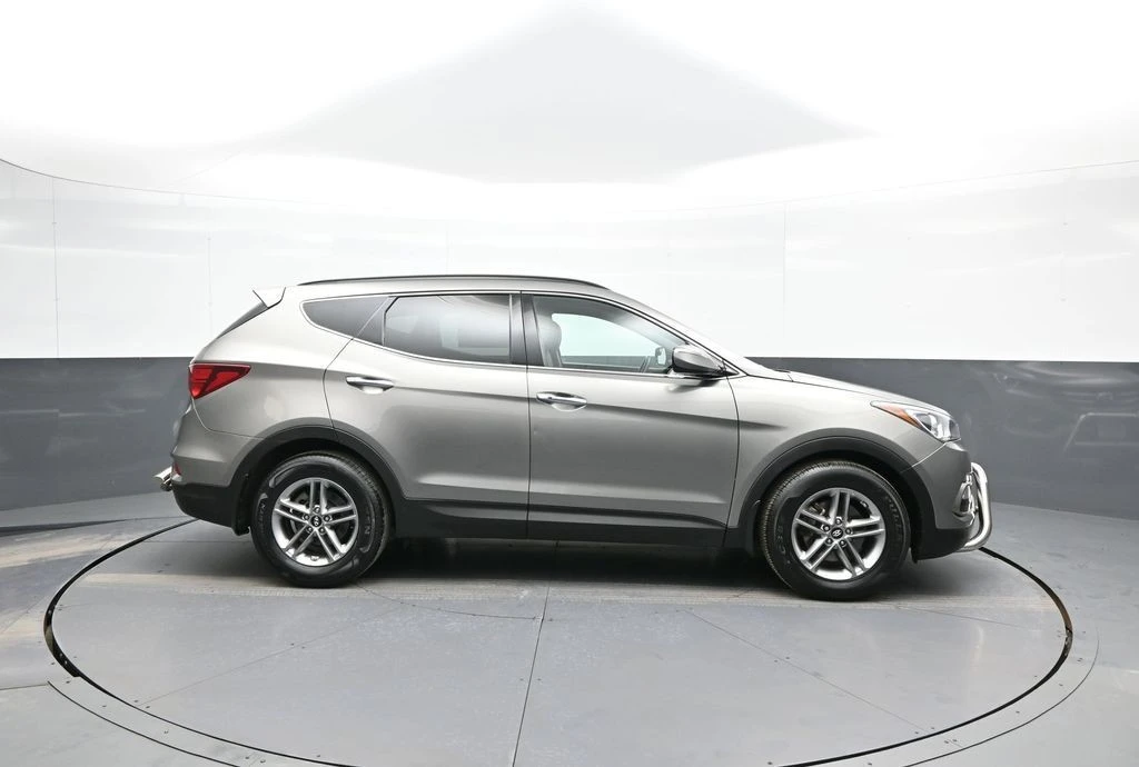 2018 Hyundai Santa Fe - Image 5 of 12