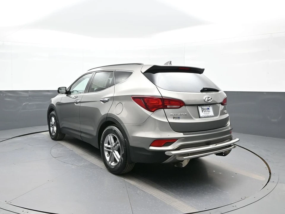 2018 Hyundai Santa Fe - Image 8 of 21